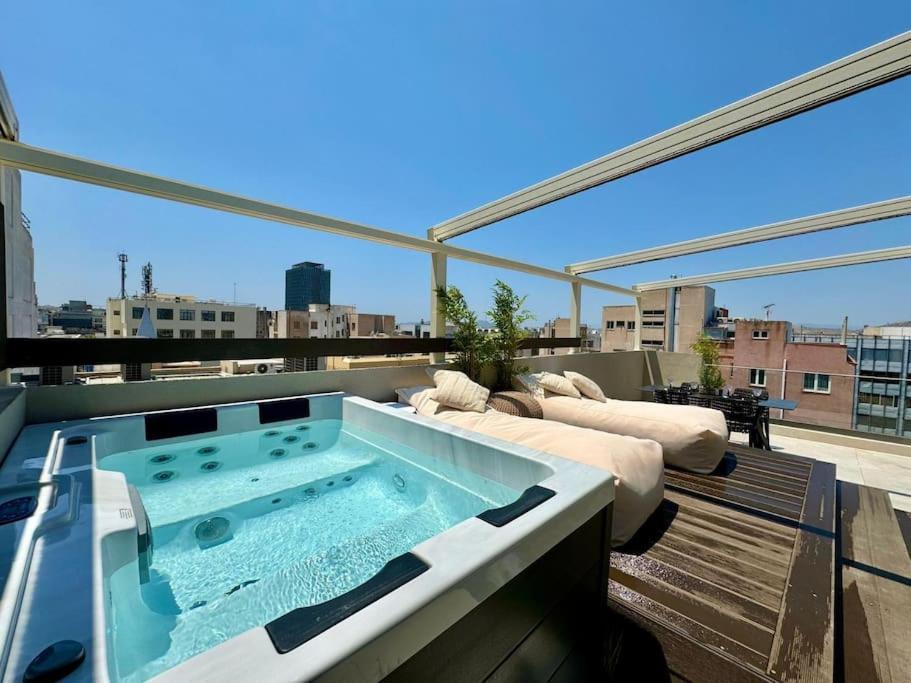 Bluemotion - Cityview Piraeus Luaran gambar